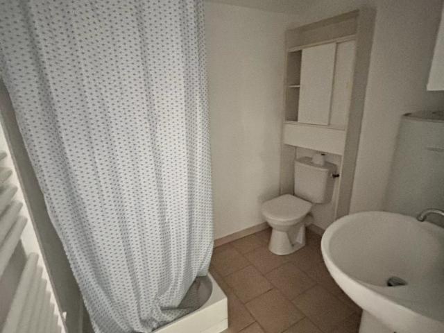 ST ZACHARIE Beau studio au 3e étage