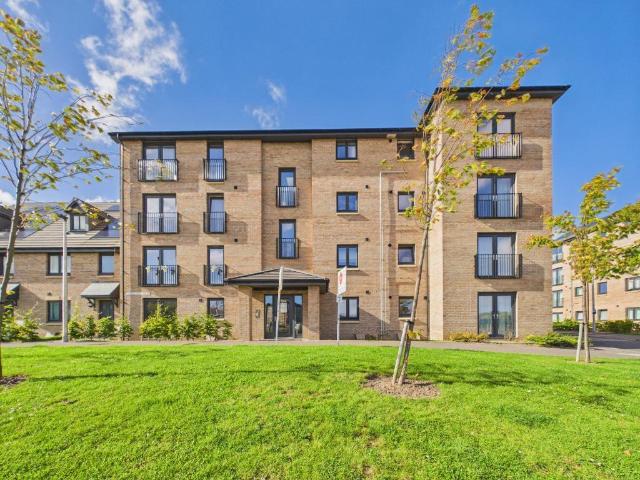 St Aidens Road, Craigmillar. 2 bed flat to rent £1,475 pcm £340 pw