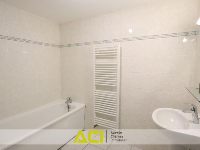 ST ALBAIN – STUDIO DE 33M2 DONNANT SUR COUR