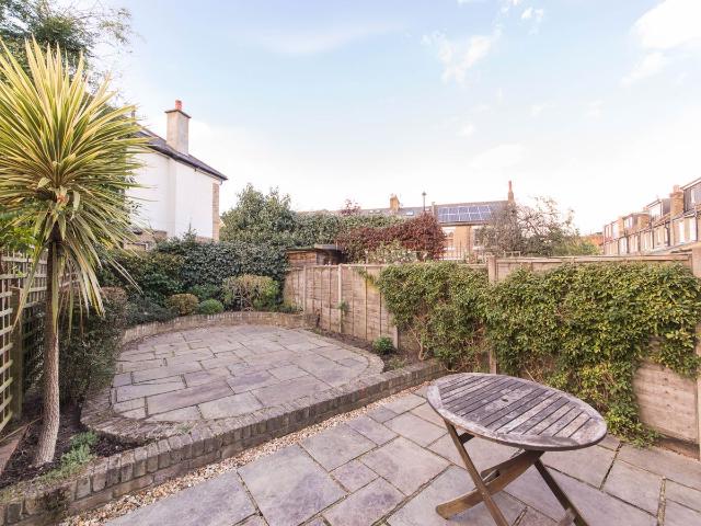St Albans Avenue, Chiswick W4, 1 bed flat to rent, £2,200 pcm | PrimeLocation