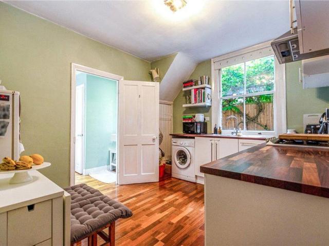 St. Albans Avenue, London, W4 2 bed flat to rent £2,500 pcm £577 pw