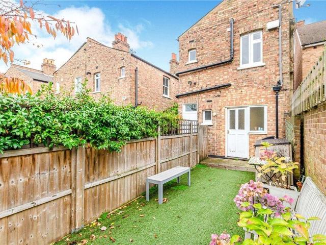 St. Albans Avenue, London W4, 2 bed flat to rent, £2,700 pcm | PrimeLocation