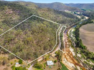 St Albans, Hawkesbury, Gosford County, Snapper Island