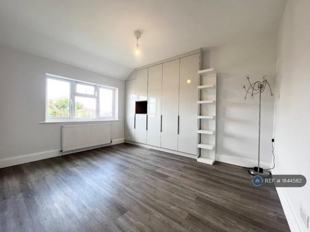 St Albans Road, Watford, WD24 1 bed flat to rent £1,450 pcm £335 pw