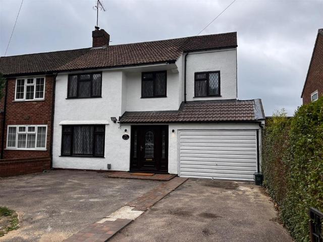 St Albans Road West. Hatfield 6 bed semi detached house to rent £3,600 pcm £831 pw