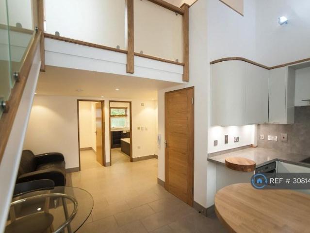 St Albans Road, Hemel Hempstead, HP2 2 bed flat to rent £1,395 pcm £322 pw