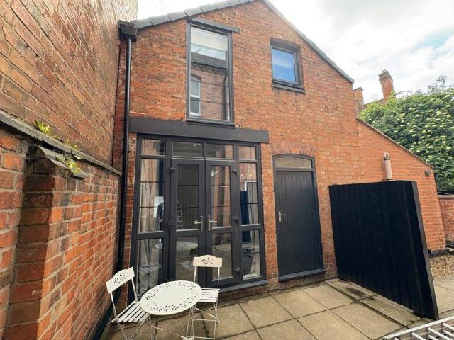 St Albans Road, Leicester 1 bed maisonette to rent £850 pcm £196 pw