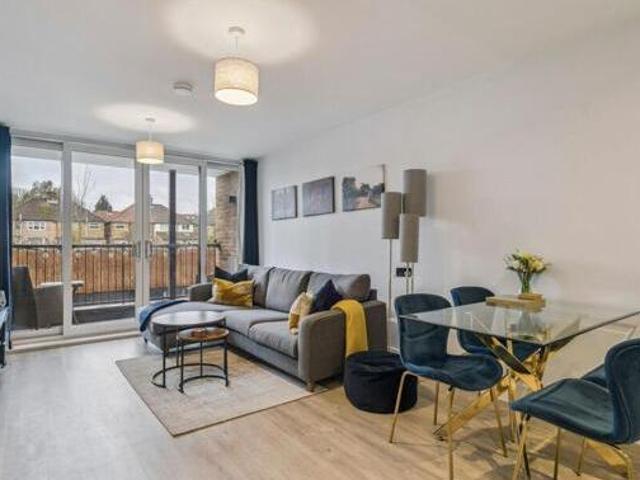 St. Albans Road, Sloane Court, 2 Bedroom Flat
