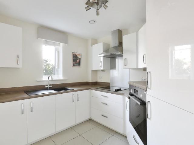 St. Ann Way, Gloucester GL2 2 bed retirement property to rent £2,970 pcm £685 pw