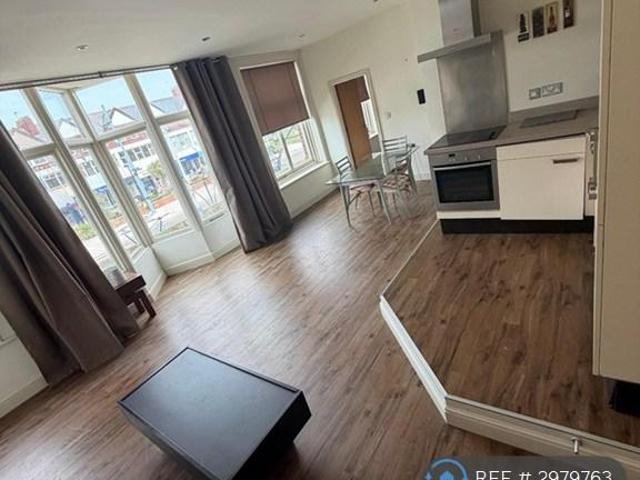 St Annes Chambers, Lytham St Annes, FY8 1 bed flat to rent £725 pcm £167 pw