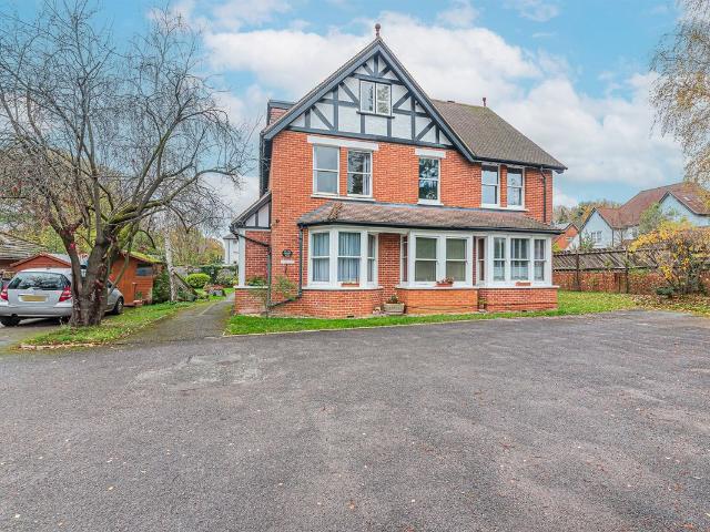 St Annes Court, Dukes Ride, Crowthorne RG45, 2 bed flat to rent, £1,595 pcm | PrimeLocation