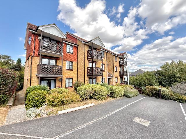 St Annes Court, Maidstone ME16, 1 bed flat to rent, £850 pcm | PrimeLocation