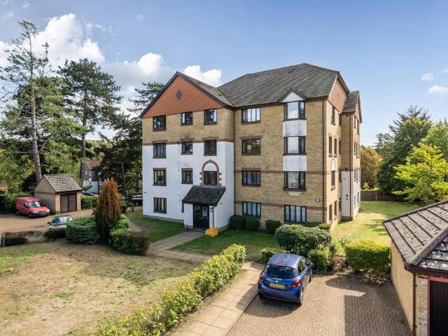St. Annes Rise Redhill RH1 1 bed flat to rent £1,325 pcm £306 pw