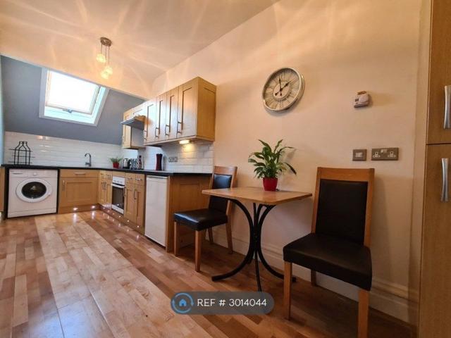 St. Annes Road East, Lytham St Annes FY8, 1 bed flat to rent, £675 pcm | PrimeLocation
