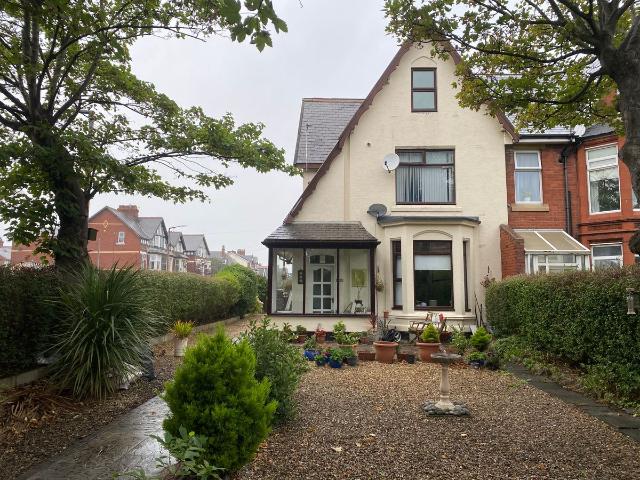 St. Annes Road East, Lytham St. Annes FY8, Studio to rent, £595 pcm | PrimeLocation