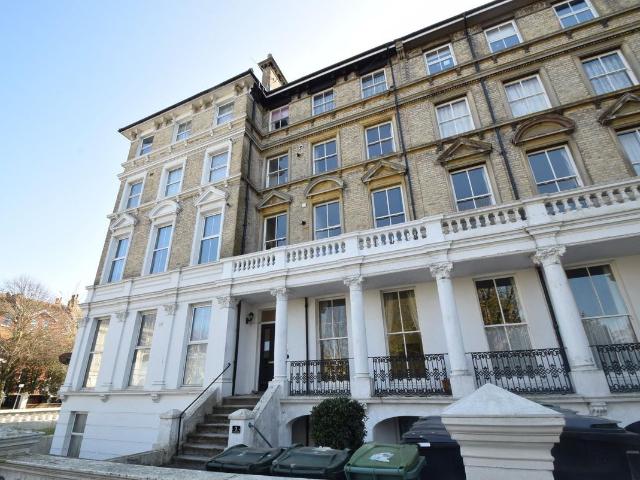 St. Annes Road, Eastbourne BN21, 2 bed flat to rent, £1,050 pcm | PrimeLocation