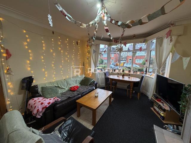 St. Annes Road, Leeds LS6, 3 bed shared accommodation to rent, £1,755 pppm | PrimeLocation