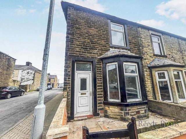 St. Annes Street, Burnley BB12 2 bed end of terrace house to rent £700 pcm £162 pw