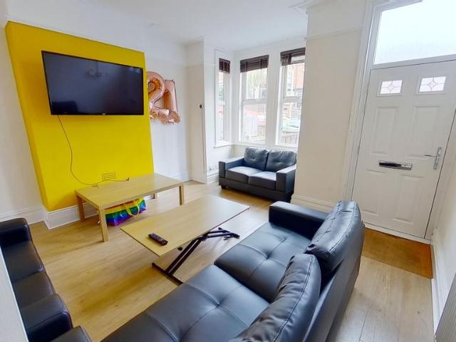 St Anns Avenue, Burley, Leeds, West. 6 bed terraced house to rent £2,990 pcm £690 pw