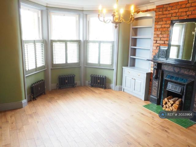 St. Ann's Road, London, N15 2 bed flat to rent £2,290 pcm £528 pw