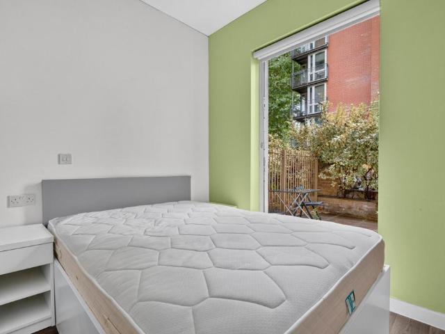 St. Anns Road, London, W11 Studio to rent £1,776 pcm £410 pw