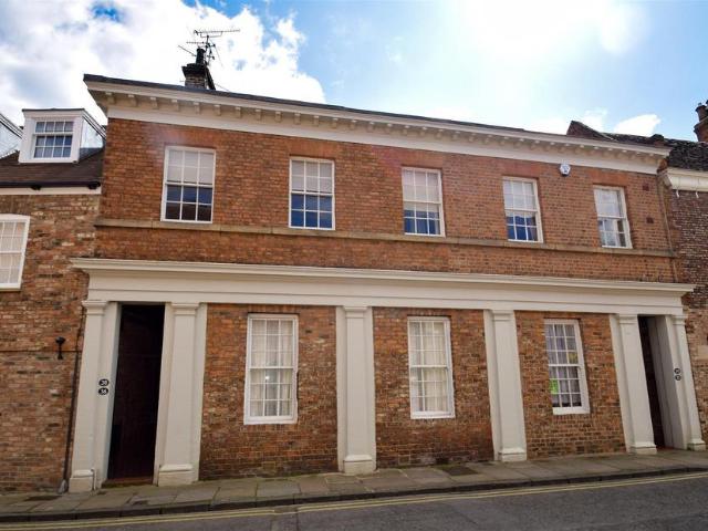 St. Andrewgate, York 2 bed apartment to rent £1,550 pcm £358 pw