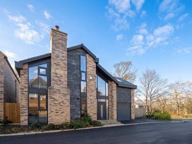 St. Andrews Close, Maghull To Let £2,350 PCM
