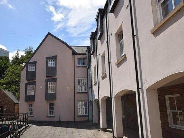 St Andrews Court, New Elvet, Durham, DH1 1 bed apartment to rent £1,600 pcm £369 pw
