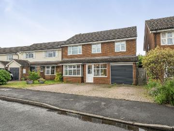 St. Andrews Crescent, Stratford Upon Avon CV37, 5 bed detached house to rent, £2,750 pcm | PrimeLocation