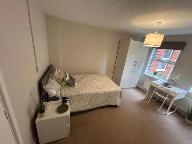 St. Andrews Road, DROITWICH, WR9 1 bed in a house share to rent £675 pcm £156 pw