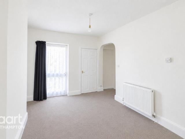 St Andrews Road, NORTHAMPTON 2 bed terraced house to rent £1,000 pcm £231 pw