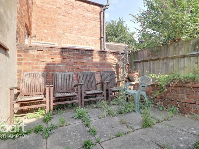 St Andrews Road, NORTHAMPTON 2 bed terraced house to rent £1,050 pcm £242 pw