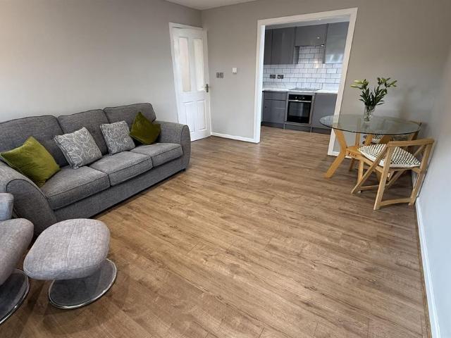 St. Andrews Road, Stockport SK4, 1 bed flat to rent, £1,050 pcm | PrimeLocation