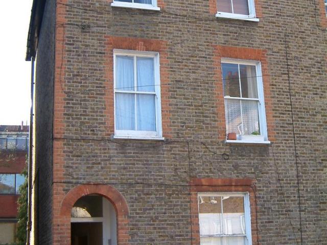 St Andrews Road SURBITON 1 bed flat to rent £1,375 pcm £317 pw