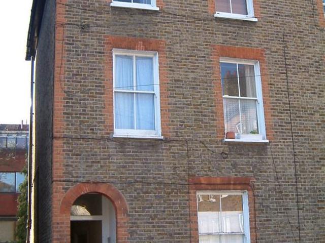 St. Andrews Road, Surbiton KT6, 1 bed flat to rent, £1,350 pcm | PrimeLocation