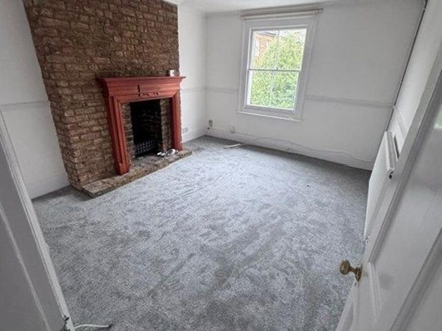 St. Andrews Road, Surbiton KT6, 1 bed flat to rent, £1,300 pcm | PrimeLocation