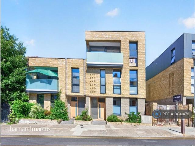St Andrews Road, Surbiton, KT6 3 bed semi detached house to rent £3,400 pcm £785 pw