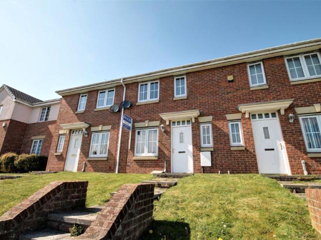 St. Andrews Square, Lowland Road. 3 bed terraced house to rent £650 pcm £150 pw