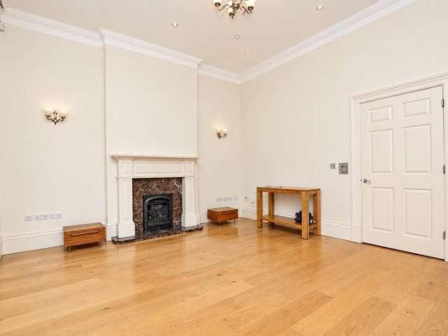 St. Andrews Terrace, Bath, BA1