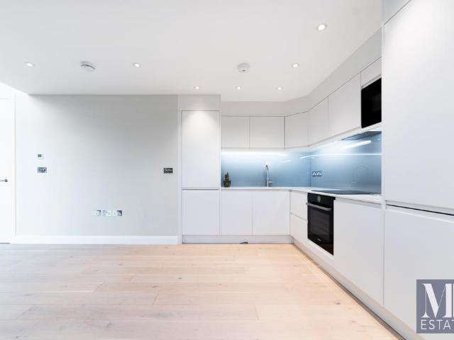St Andrew's United Reformed Church, Frognal Lane, London, NW3 7EA, United Kingdom | 4 bed duplex for rent #133740496 | Rentberry