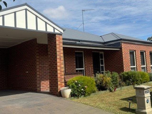 ST ANDREWS VILLAGE UNIT 5, 10 14 HIGH STREET, CHARLTON