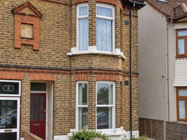 St. Antonys Road, London 2 bed flat to rent £2,000 pcm £462 pw
