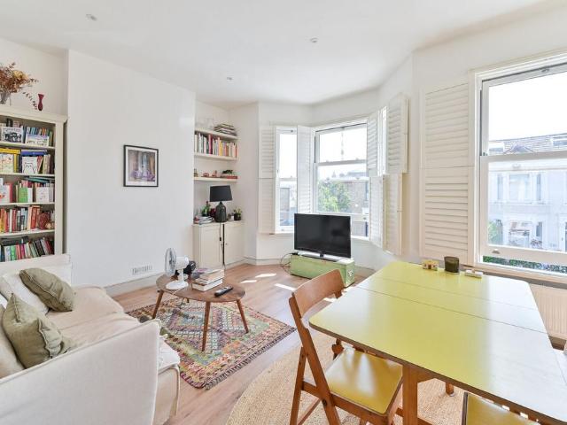 St Asaph, Brockley, London, SE4 2 bed flat to rent £2,200 pcm £508 pw