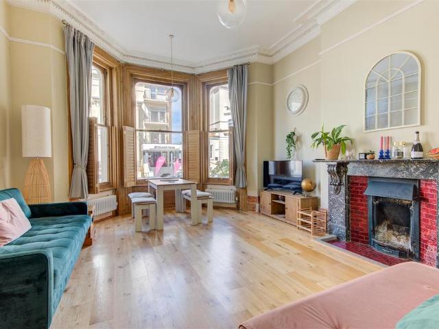St Aubyns, Hove, BN3 2 bed apartment to rent £1,950 pcm £450 pw