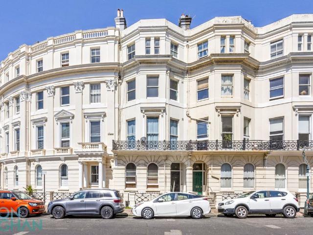 St. Aubyns, Hove BN3, 2 bed flat to rent, £2,400 pcm | PrimeLocation