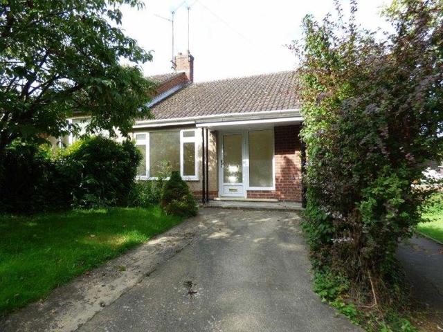 St Augustin Way, Northants NN11, 2 bed bungalow to rent, £975 pcm | PrimeLocation