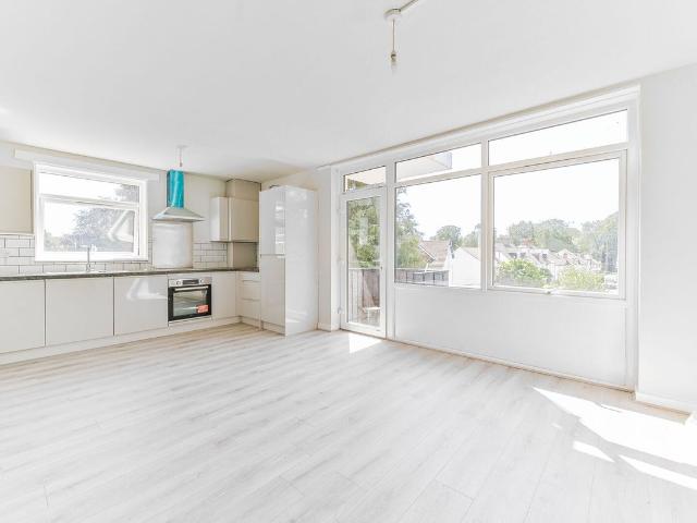 St Augustines Avenue, South Croydon CR2, 3 bed flat to rent, £2,400 pcm | PrimeLocation