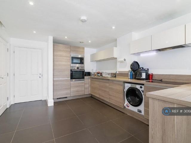 St. Augustines Avenue, South Croydon. 5 bed terraced house to rent £3,200 pcm £738 pw