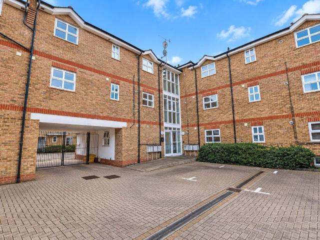 St Augustines Court, Stort Road, Bishops Stortford, Herts CM23, Studio to rent, £900 pcm | PrimeLocation