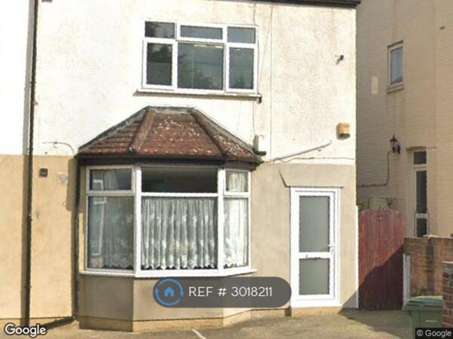 St. Augustines Road, Belvedere DA17, 3 bed flat to rent, £1,895 pcm | PrimeLocation